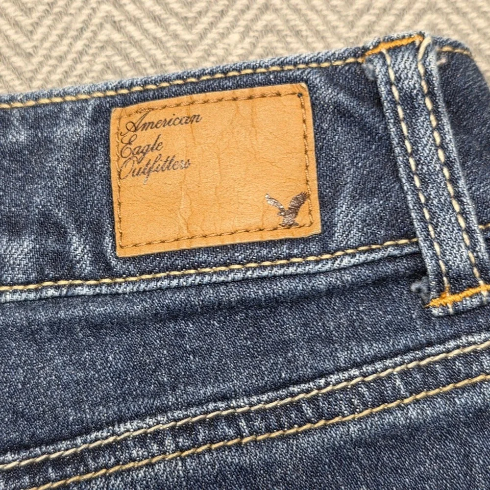 American Eagle Outfitters Womens Dark Wash Raw Hem Stretch Denim Shorts‎ Size 6